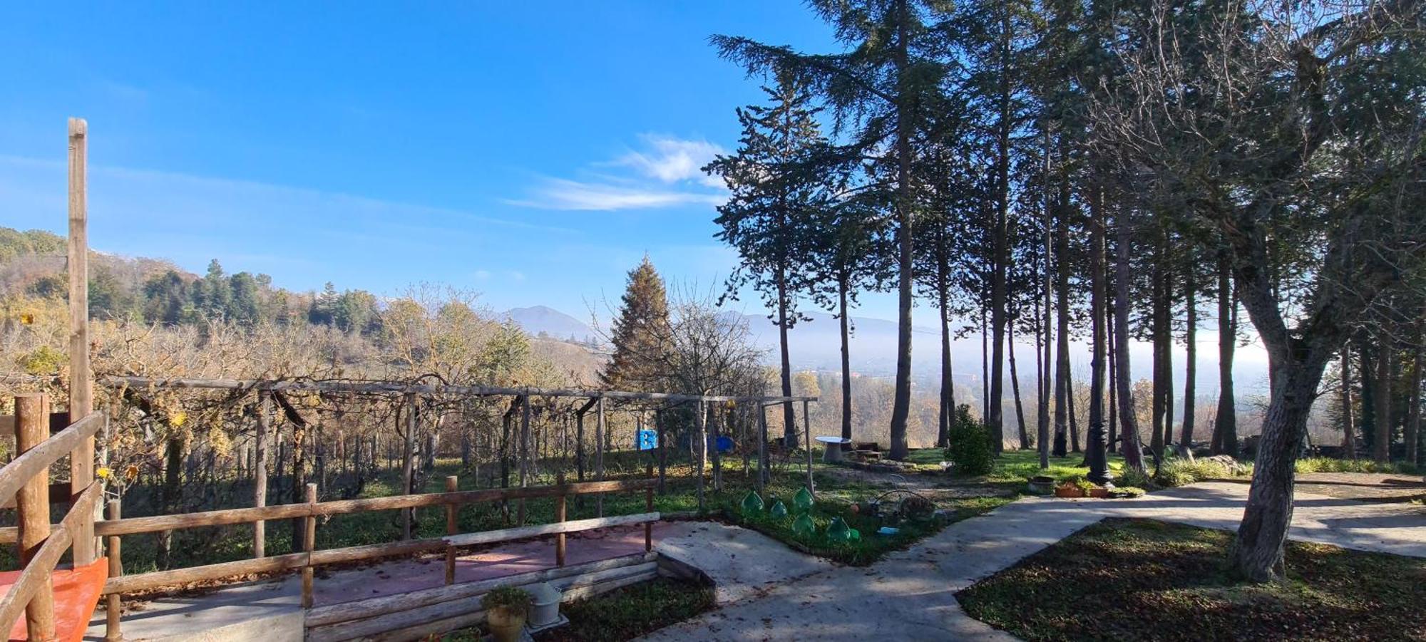 "Il Casaletto" Agriturismo Moderno, Vista Panoramica E Cibo Spettacolare- Scurcola Marsicanaヴィラ エクステリア 写真